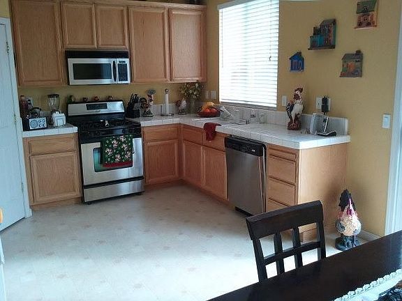 3rd image of 110 Odell Cir