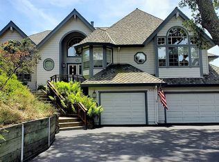 2909 Las Gallinas Ave, San Rafael, CA 94903