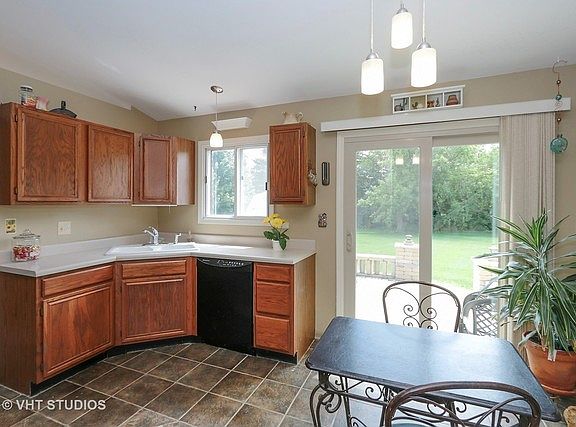 4th image of 377 Deer Run Dr