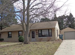 820 George St, Valparaiso, IN 46385