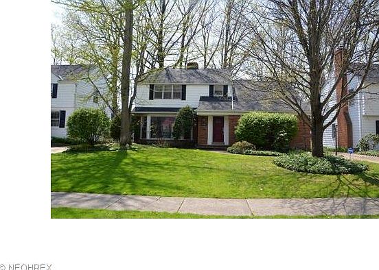 3rd image of 23506 Beachwood Blvd