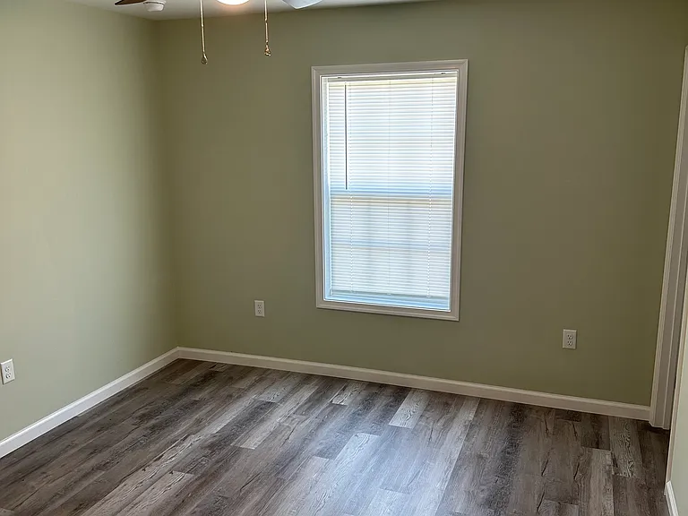 114 N Camden Ave — Photo 11
