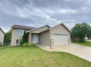 2852 Monroe Dr NW, Rochester, MN 55901