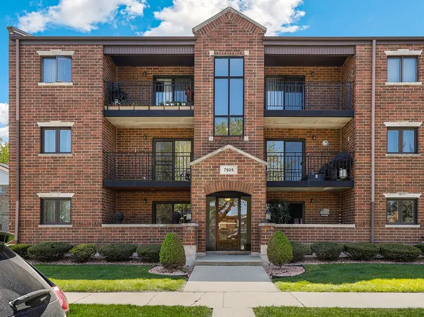 7925 W 90th St APT 3B, Hickory Hills, IL 60457