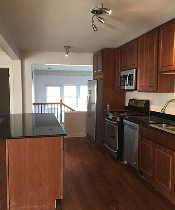 3rd image of 8943 Ewing Ave