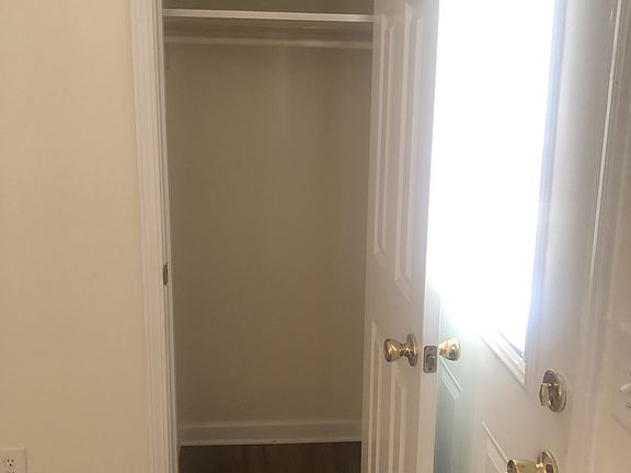 3rd image of 1610 Hanson St