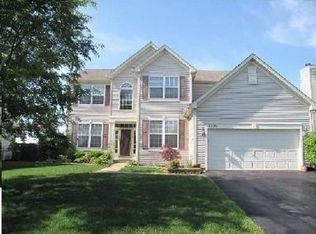 2581 Red Hawk Ridge Dr, Aurora, IL 60503