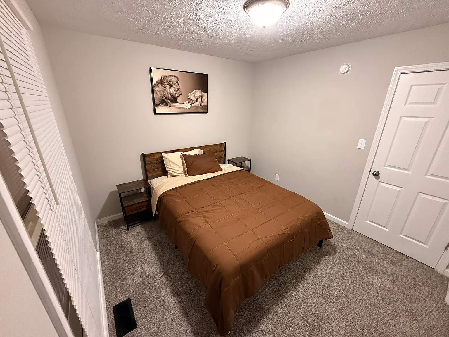 3 bed, 1860 sqft, $700 — Photo 2