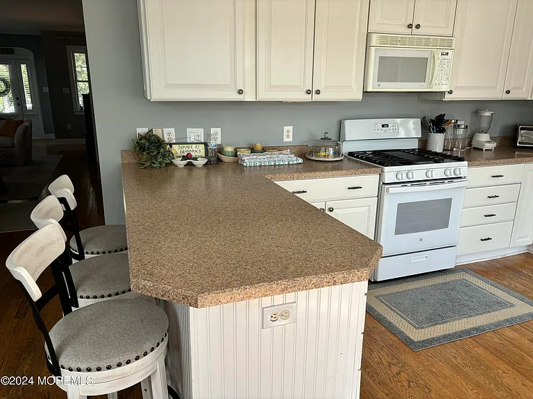 43 Ocean Ave — Photo 7