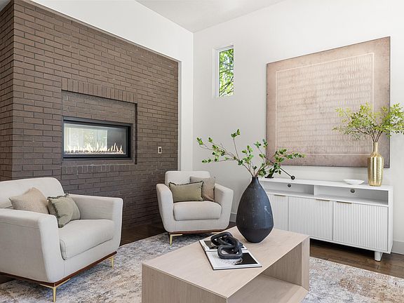 3rd image of 2834 S Trailwood Way