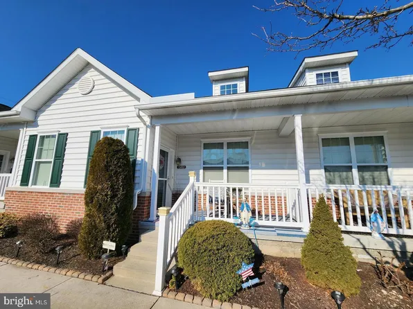 15002 Dahlia Dr, Philadelphia, PA 19116