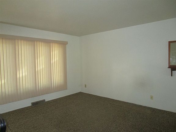 4th image of 3513 Jamestown Dr
