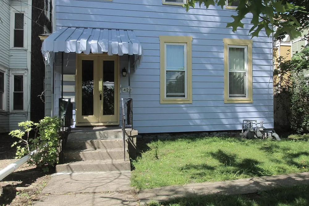 Building Photo - 429 Kelly Ave #2