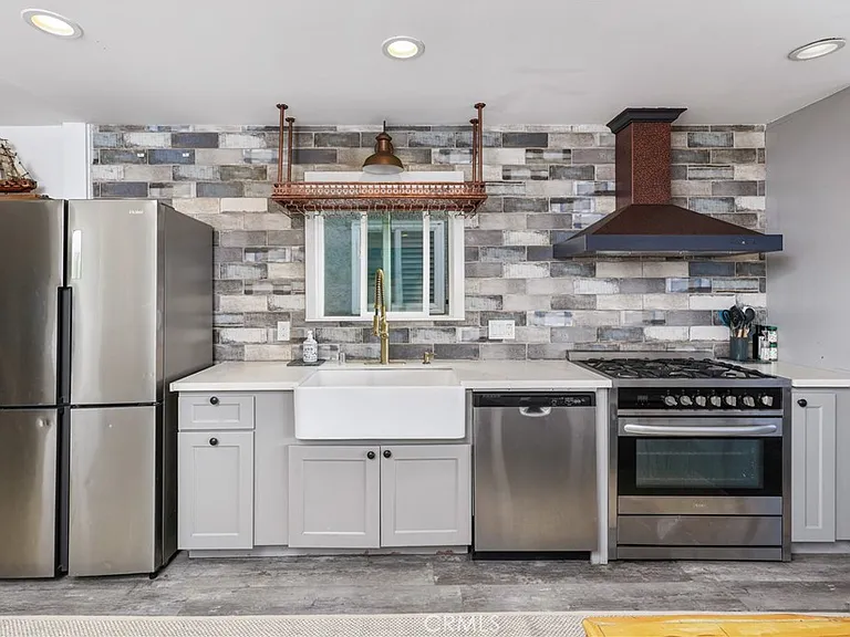 2214 W Oceanfront #A — Photo 4