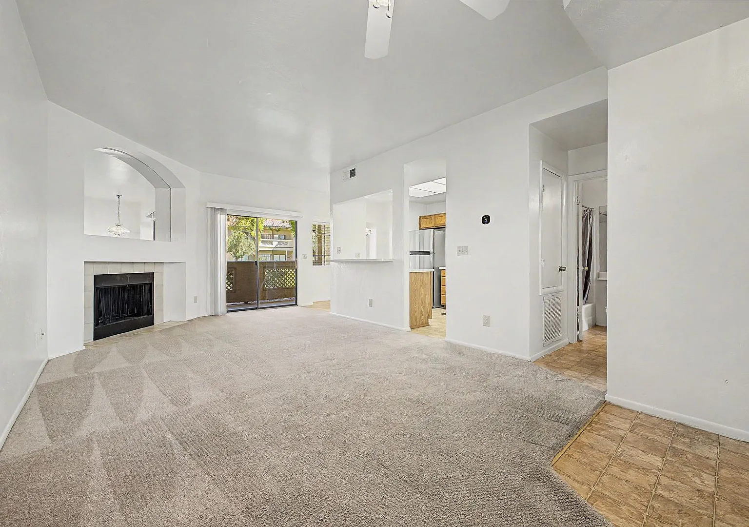 Really Cute Condo Available for Immediate Move-In — Photo 4