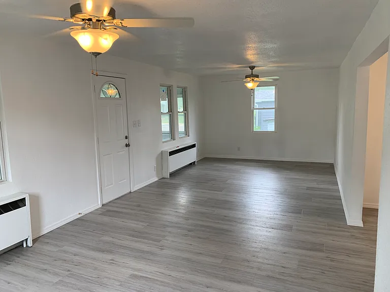 604 S Pearl St — Photo 1