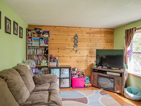 5th image of 23650 Flame Ave
