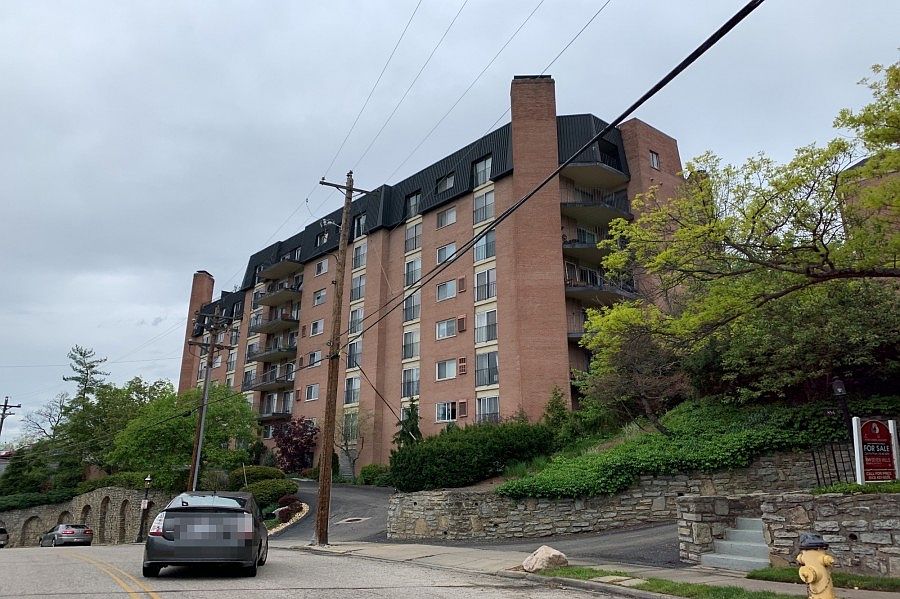 1st image of 880 Rue De La Paix Unit 1