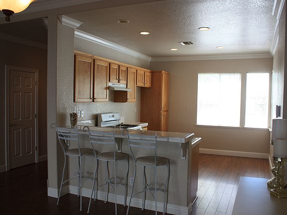 2nd image of 337 Summergrove Cir