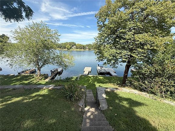 3rd image of 1081 S Shore Dr