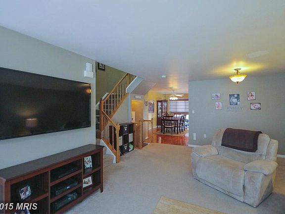 3rd image of 103 Holly Knoll Ct