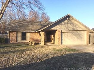 20963 E 37th St S, Broken Arrow, OK 74014