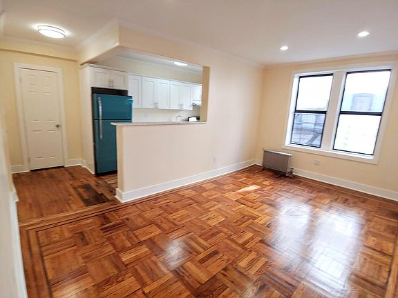 2nd image of 1124 Stratford Ave APT 4G