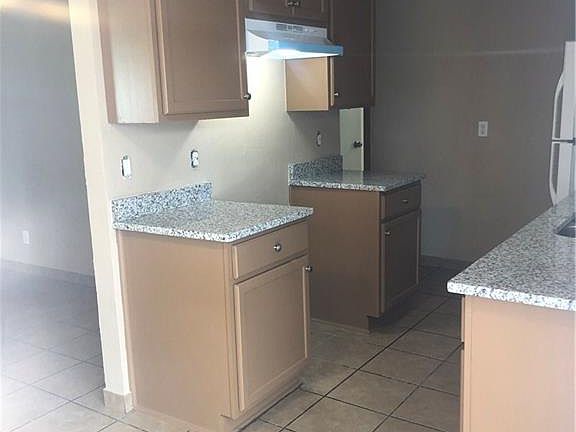 2nd image of 5809 Wellington Dr #B