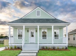112 Seal Dr, Arabi, LA 70032