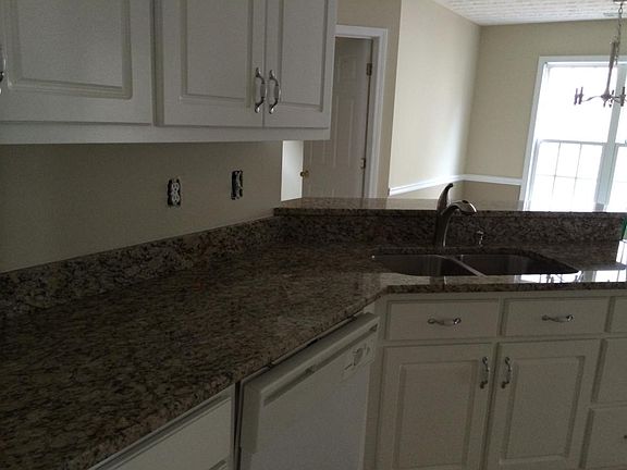 Open kitchen floor plan
