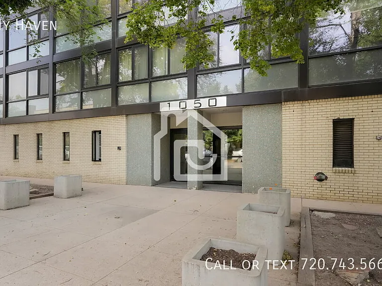 1050 N Corona St #212 — Photo 14