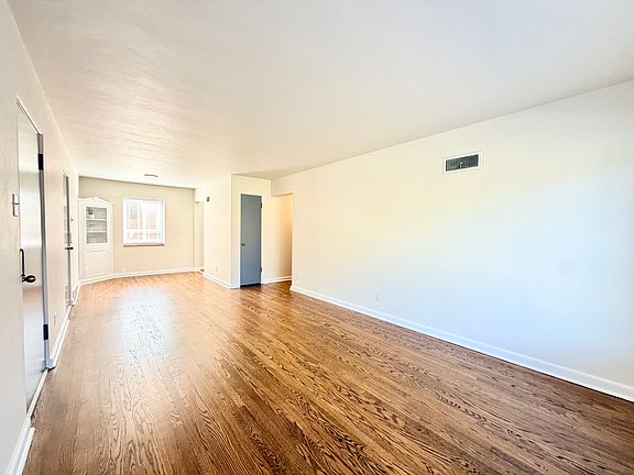 5th image of 5940-5952 Nagel Ave #1S