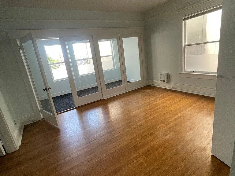 1903 10th Ave W #5 — Photo 4
