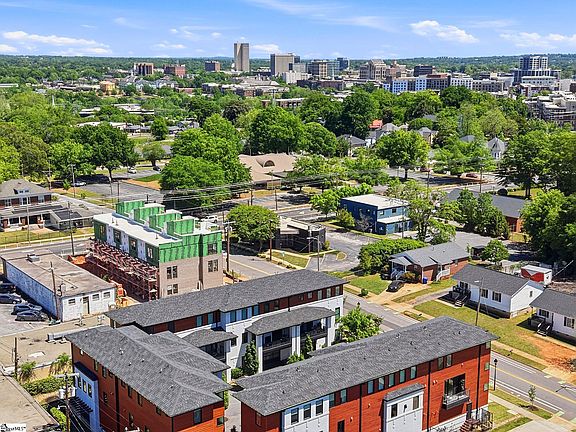 2nd image of 4 Calhoun Hill Way