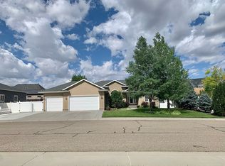 1104 Whitewater Dr, Rock Springs, WY 82901