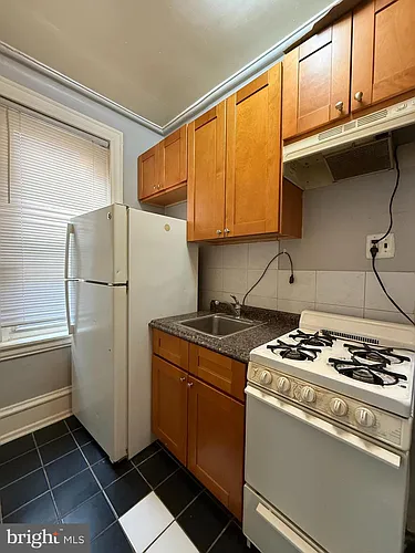 3258 N Park Ave Photo 1