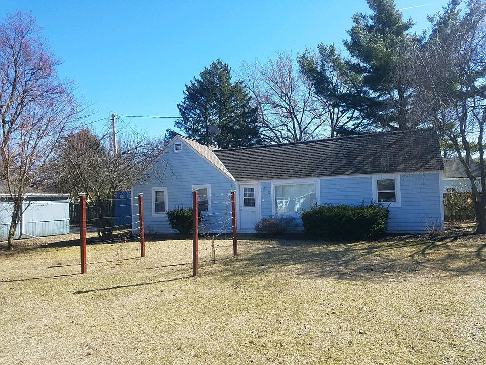 1st image of 402 W 32nd St