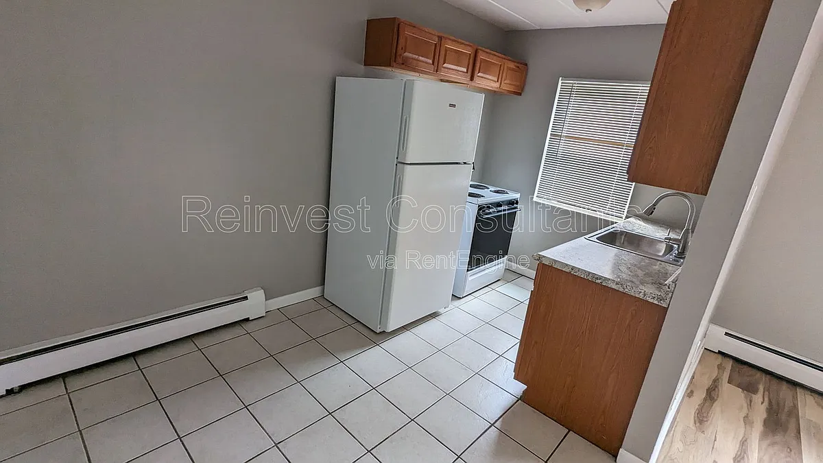 Building Photo - 4308 Hamilton Ave #9