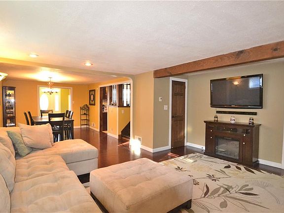 4th image of 214 Melrose Dr