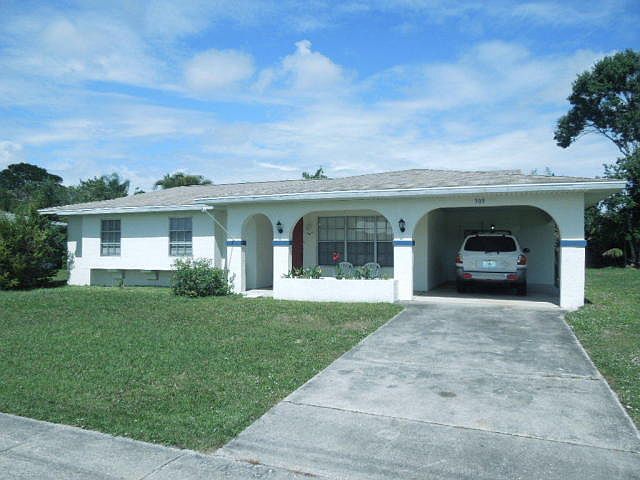 1st image of 309 NE Floresta Dr