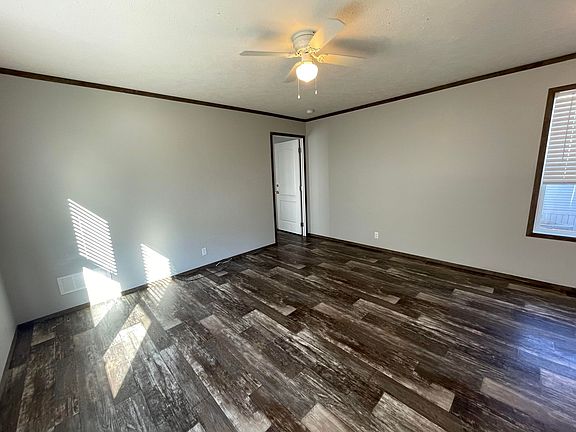 4th image of 20 Sparrow Hill Dr