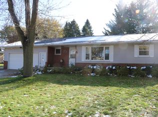 119 Mohawk Dr, Beaver Dam, WI 53916