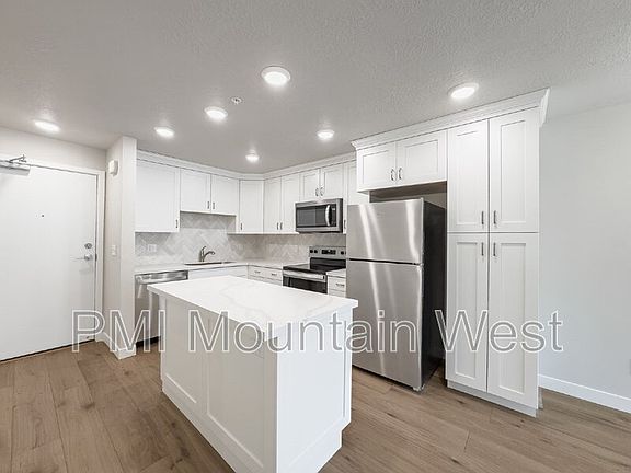 3rd image of 1032 E 400 S APT 507B