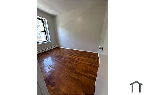 20 N Broadway Photo 1