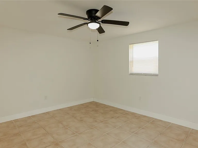 2055 Braman Ave — Photo 5