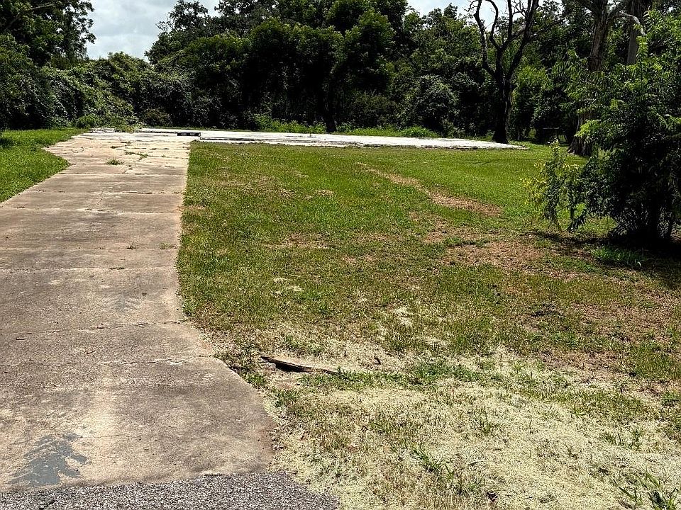 1st image of 317 Southern Oaks Dr