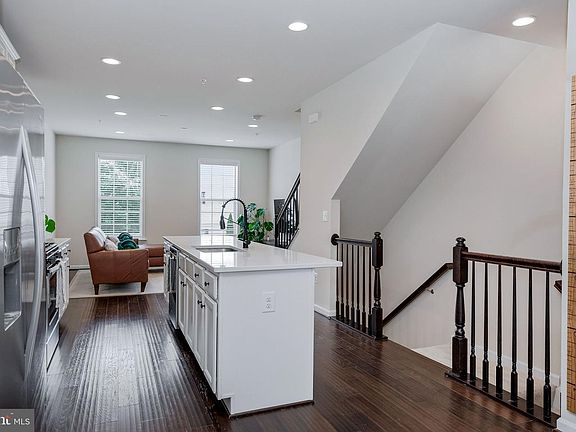 2nd image of 8145 Hollow Ct