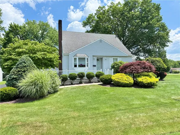 707 Grandview Ave, New Castle, PA 16101