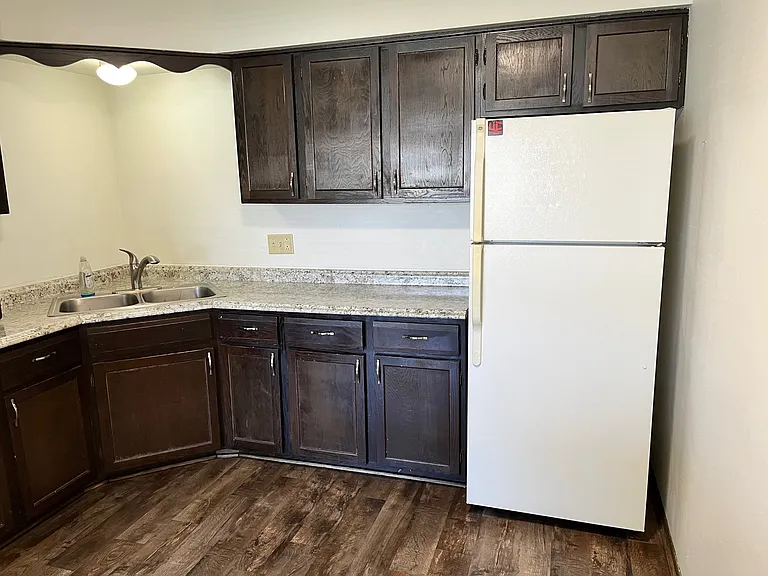 630 E Lincoln Ave — Photo 10