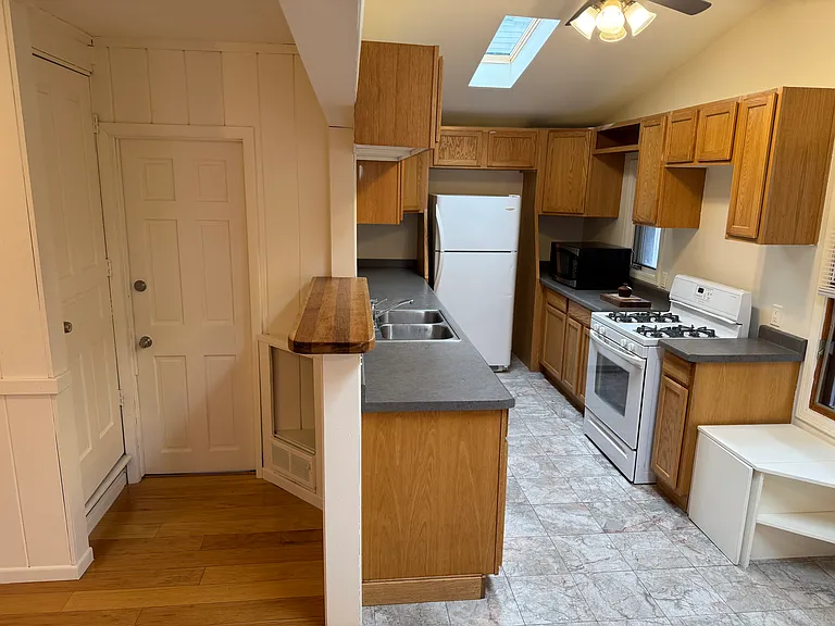 2835 Hoard St #1 — Photo 19